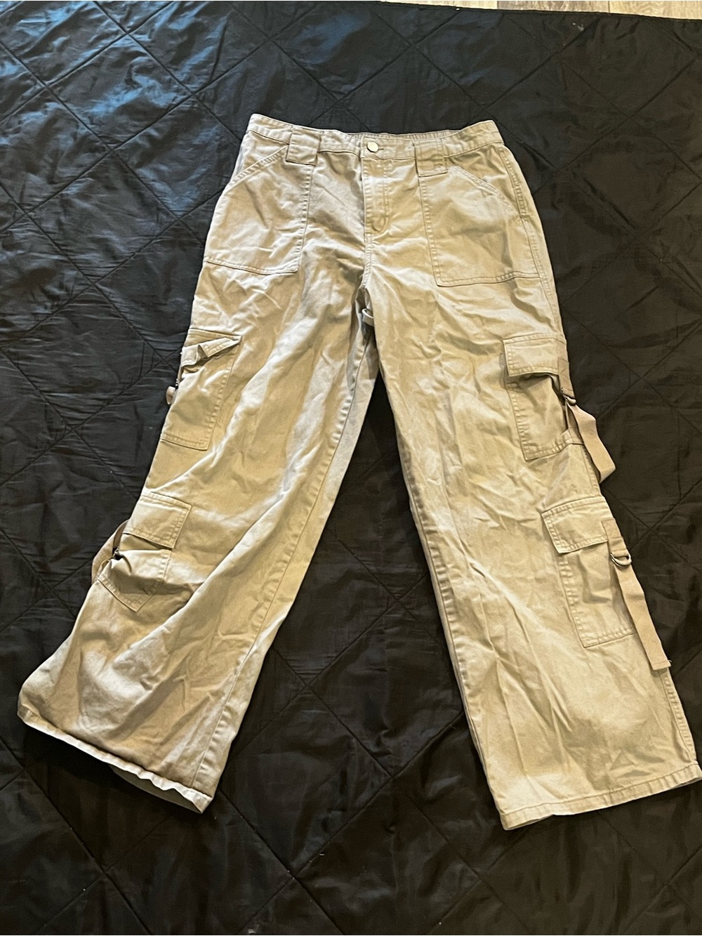 No Boundaries  Cargo Pants in Khaki/Tan
